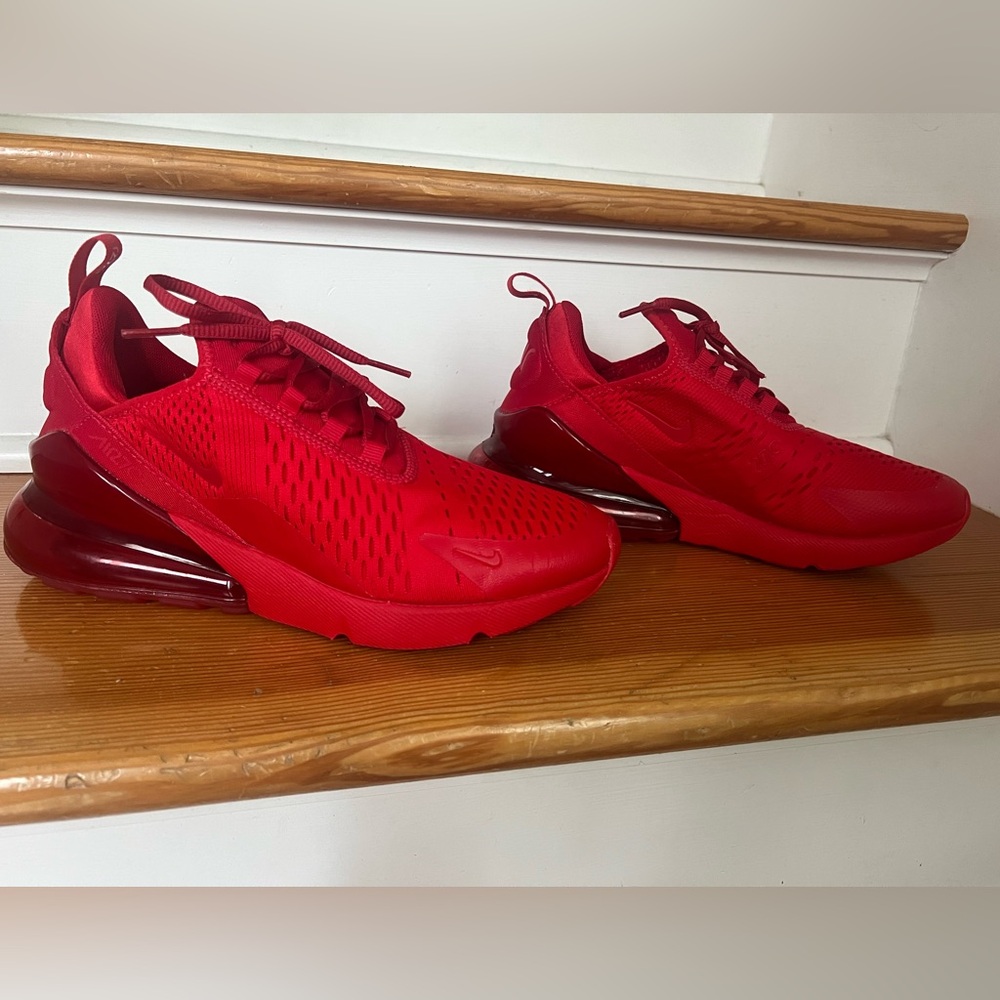 Nike Air Max 270, Triple Red, size 7